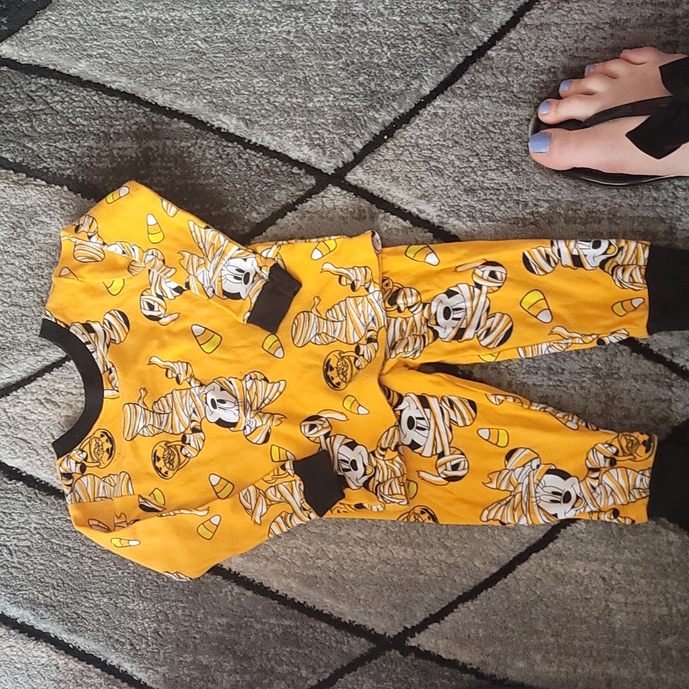 Minnie Mouse pj's